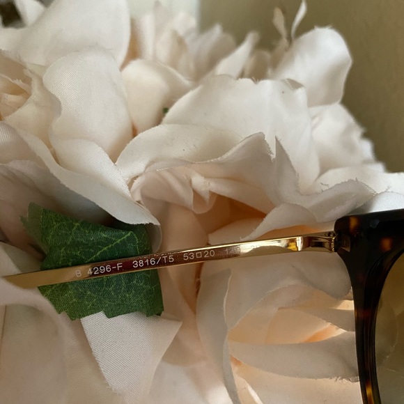 Brand new 🔥Burberry polarized sunglasses 🕶🔥 - Picture 10 of 13